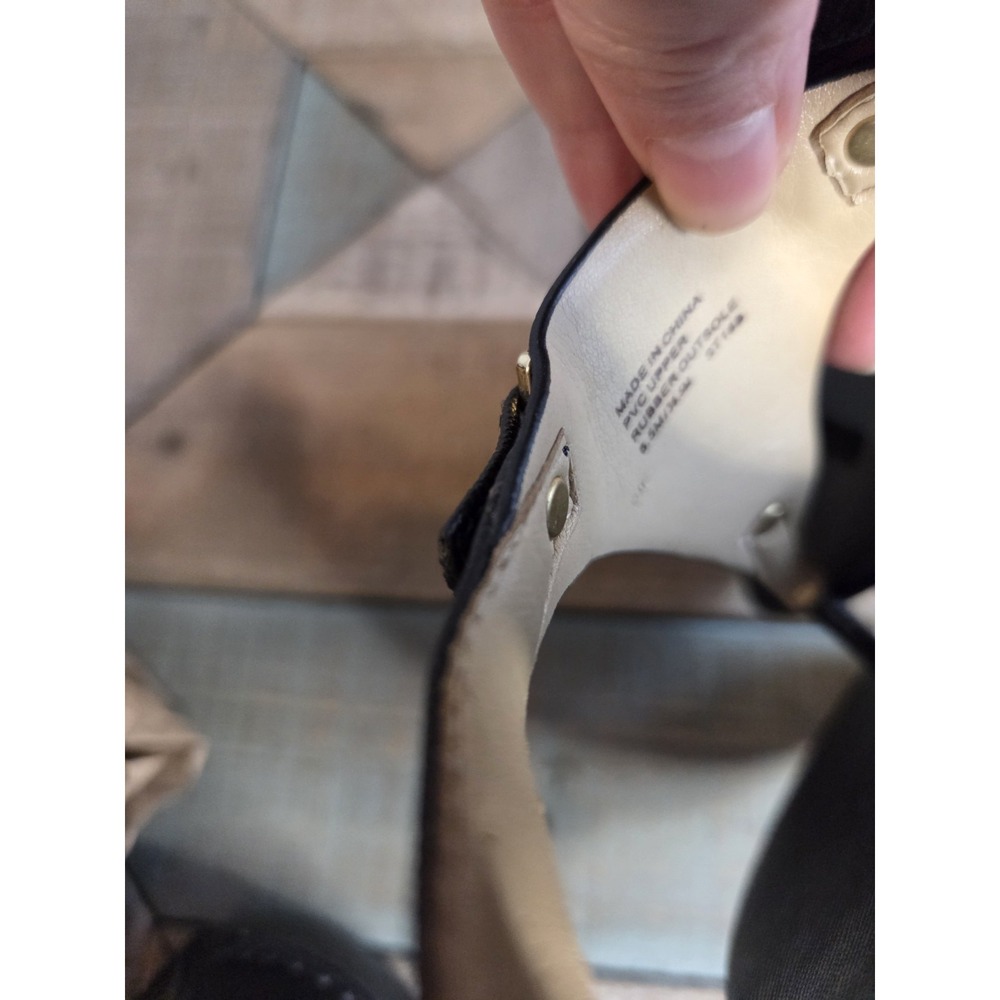 Michael Kors Women's Aubrey Charm Black‎ PVC Thong Sandal Black 6.5M - Picture 6 of 7